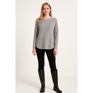 Tahari Light Gray Super Soft Lightweight Crew Neck Sweater, Size L